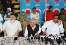 Senior PDP Leader Nizamuddin Bhat Joins Peoples Conference