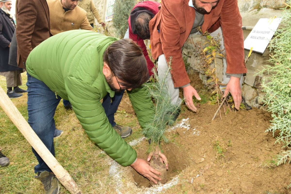 raja muzaffer bhat