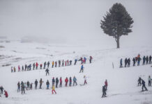 Kashmir’s Gulmarg, Pahalgam Reel Under Subzero Temperatures