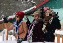 Light Rains, Snowfall In Kashmir, Night Temp Rises Across JK
