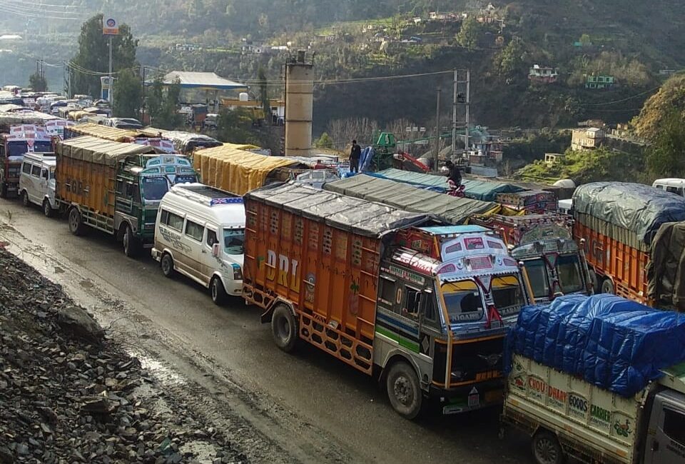 Visitors on Jammu Srinagar Freeway Partially Restored