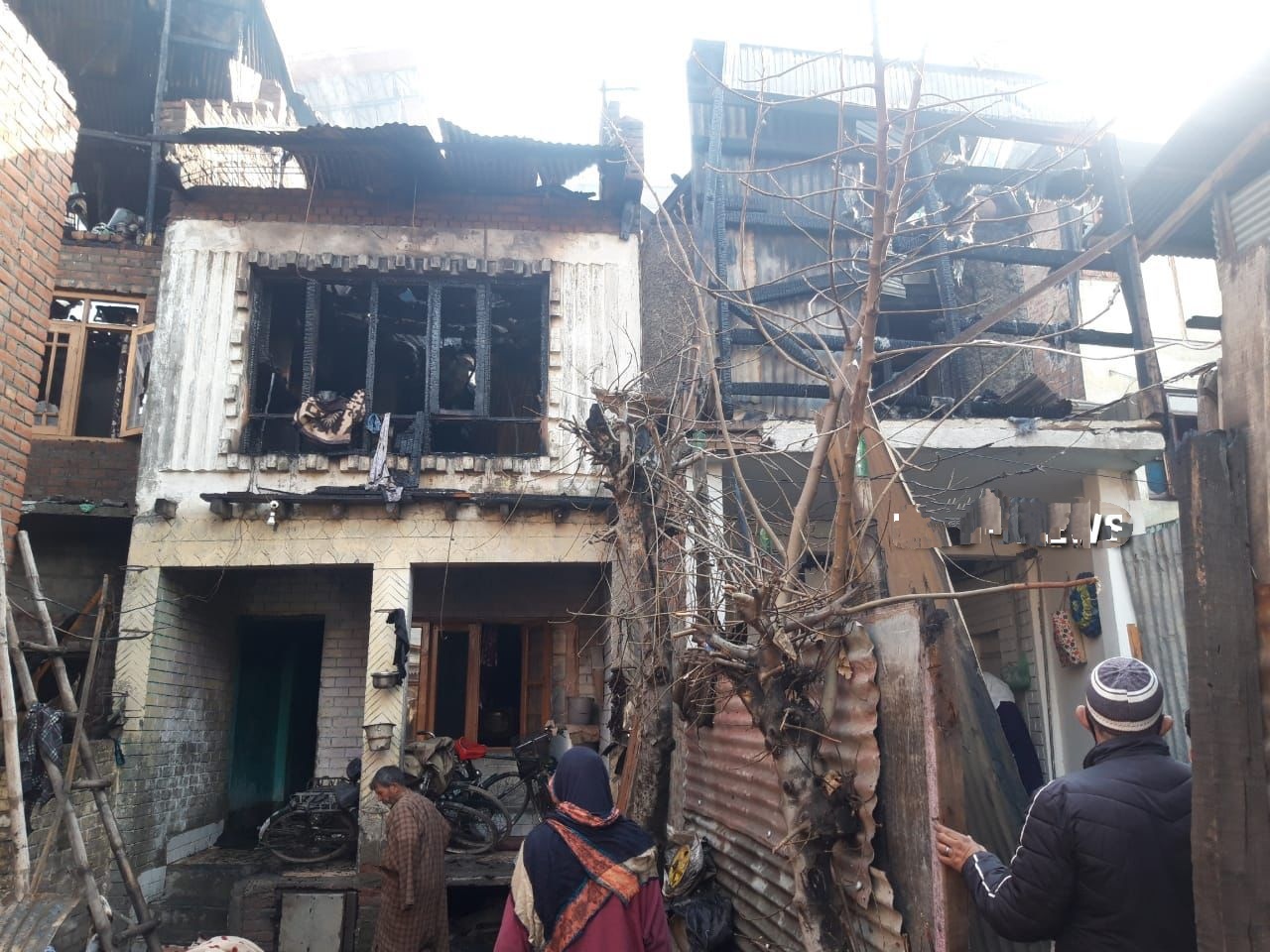 7 Residential Houses Gutted In Midnight Blaze | Kashmir Life - Latest ...