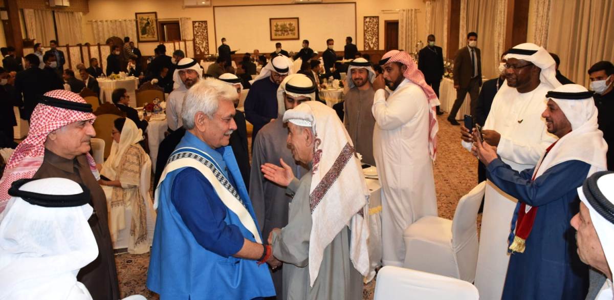 A delegation of traders from Gulf region, mostly from UAE, are in Srinagar to explore opportunities of investment. They had a dinner meeting with the Lt Governor, Manoj Sinha on October 21, 2021 at Srinagar.