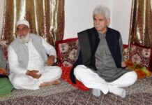 LG Sinha Visits Slain SPOs Family