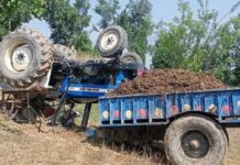 Two Killed As Tractor Turns Turtle