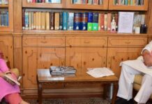 VC Kashmir University, Delegation Of PM Package Employees Call On Lt Governor