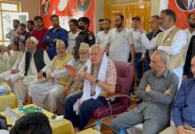 Dr Farooq Calls For United Struggle For Restoring JK’s Identity