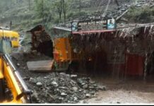 Poonch Landslide, Driver Dies