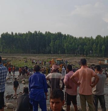 Three Kashmir Tragedies That Revealed the Fierce Bond Between Fathers and Sons