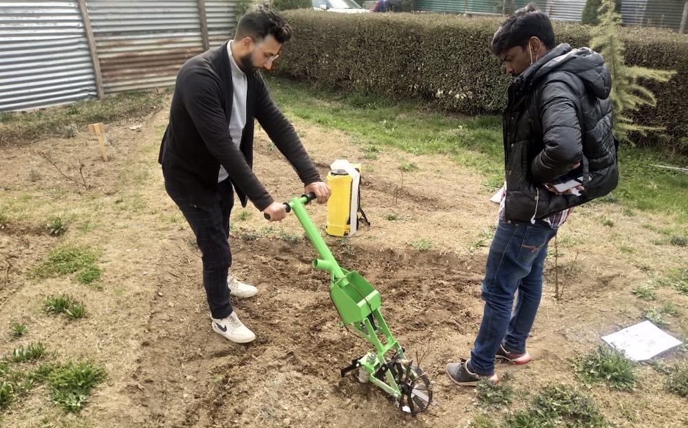 At NIT, An Innovator Duo Display Saffron Processing and Seed Sowing