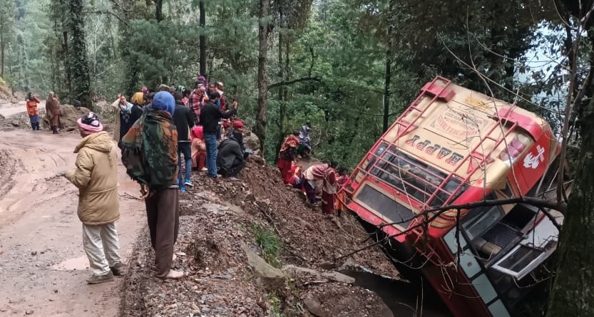 Seven College students, Two Lecturers Injured in Jammu and Kashmir Faculty Bus Crash