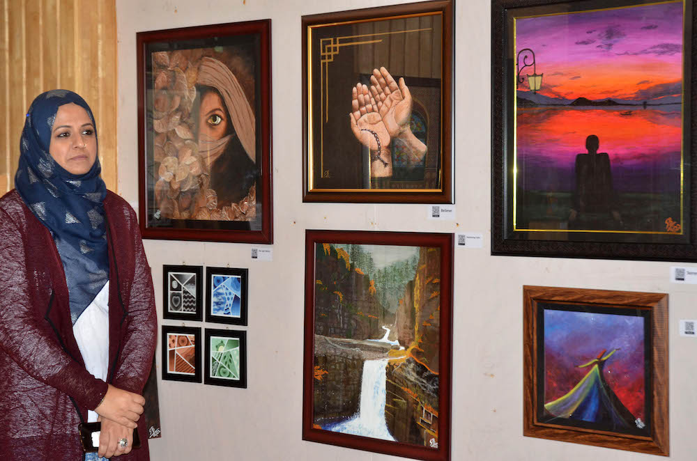 From Scalpels to Brushes: Kashmir's Professionals Embrace Artistic Double Lives - Vimarsana News