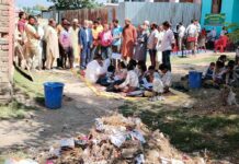 Sheikh ul Alam High School Shut, Students Forced to Study Outdoors