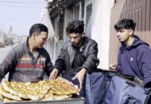 Video: Kanderxot Home Delivers Fresh Baked Kashmir Bread, Essentials