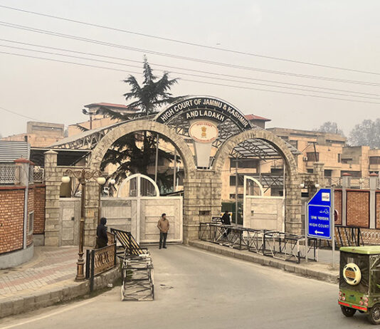 Jammu Kashmir HC Upholds JKBOSE Textbook Policy, Dismisses Private Schools’ Appeal