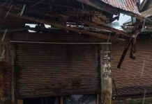 Gusty Winds, Rainfall Disrupt Life in JK, 300 Structures Damaged A structure was damaged partially or completely during the gusty winds accompanied by heavy rainfall in Jammu and Kashmir on March 02 2024.