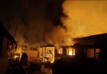 Fire Breaks Out in Hotel in Udhampur Massive fire broke out in a Plastic factory at HMT Srinagar near SIDCO on March 15 2024