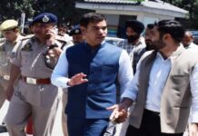 Div Com, IGP Kashmir Review Hajj Pilgrim Departures