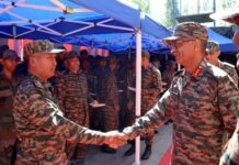 Army’s Northern Commander Visits Kashmir
