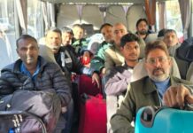 A-group-of-44-Kashmiri-pilgrims-were-among-75-Indian-nationals-rescued-from-Syria-by-the-MEa