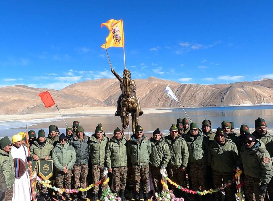 Indian-Army-unveils-statue-of-Chhatrapati-Shivaji-at-eastern-Ladakhs-Pangong-Tso.