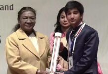 Surreal Feeling to Receive Prestigious Rashtriya Bal Puraskar: Ayaan Sajad Kashmir-singing-sensation-Ayaan-Sajad-received-Pradhan-Mantri-Rashtriya-Bal-Puraskar-at-the-Raj-Bhawan-on-December-26-2024