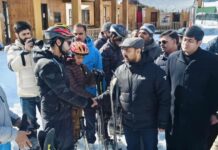 Jammu-Kashmir-minister-Satish-Sharma-inaugurated-maiden-Skiing-training-programme-at-Sonamarg-on-February-2-2025