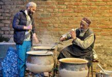 family in Srinagar’s Aali Kadal has been serving a delicacy that has become a Ramadan staple in Kashmir.
