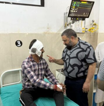 MLA-Poonch-Ajaz-Jan-meeting-injured-at-District-hospital-Poonch