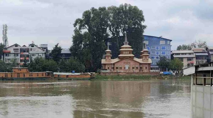 Field teams on high alert as water levels rise at Ram Munshi Bagh; residents urged to avoid water bodies