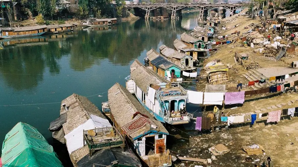 Dubjeh Ghat, the housing Dongas’ docked between Budshah Bridge and Amira Kadal in Srinagar