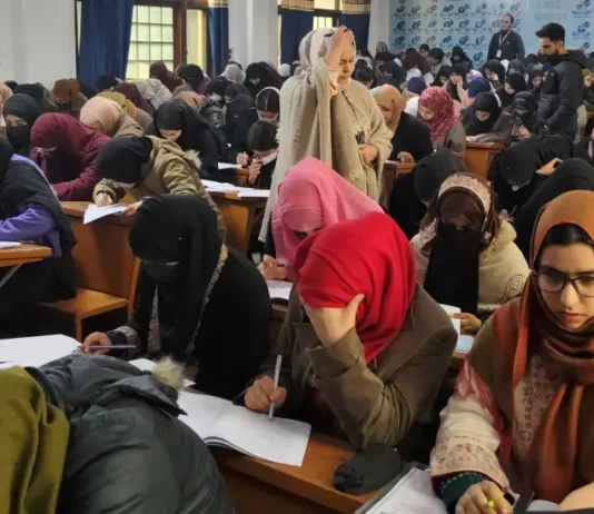 Kashmir’s Drifting Generation Girl students, Kashmir coaching, examination