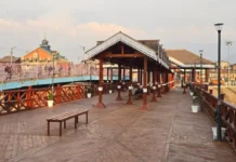 Kashmir: Srinagar’s Historic Amira Kadal Bridge-Market Nears Opening