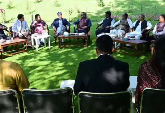 Parliamentary Panel on External Affairs Reviews Border Security, Development During Kashmir Visit