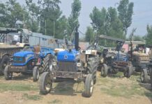 Shopian, Shopian Police, Jammu and Kashmir Police, illegal mining, mining crackdown, tractors seized, Turkwangam Nallah