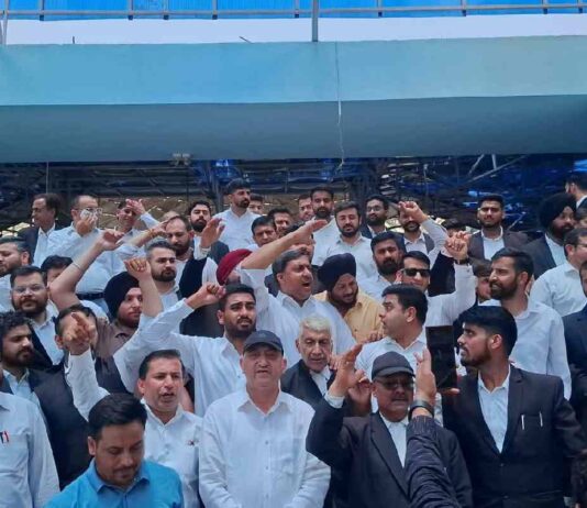 Jammu lawyers protest