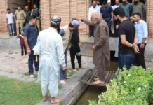 Mirwaiz Reviews Restoration Work at Historic Jama Masjid