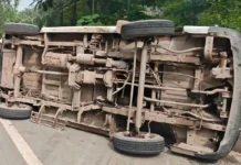 Man Killed, 11 Injured After Vehicle Skids Off Road