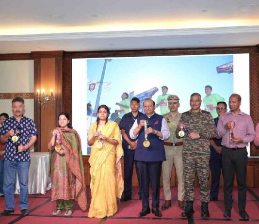 LG Vinai Kumar Saxena with participants after launching the official jersey of the 13th Ladakh Marathon in Leh