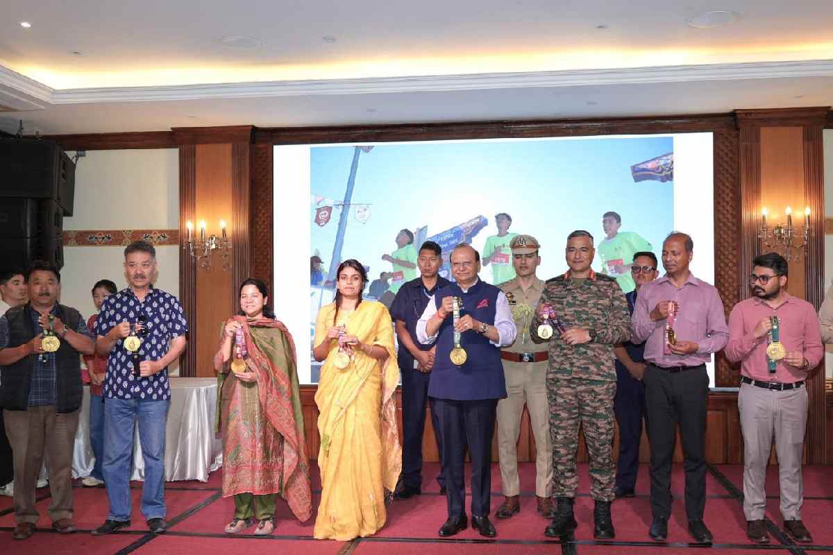 LG Vinai Kumar Saxena with participants after launching the official jersey of the 13th Ladakh Marathon in Leh
