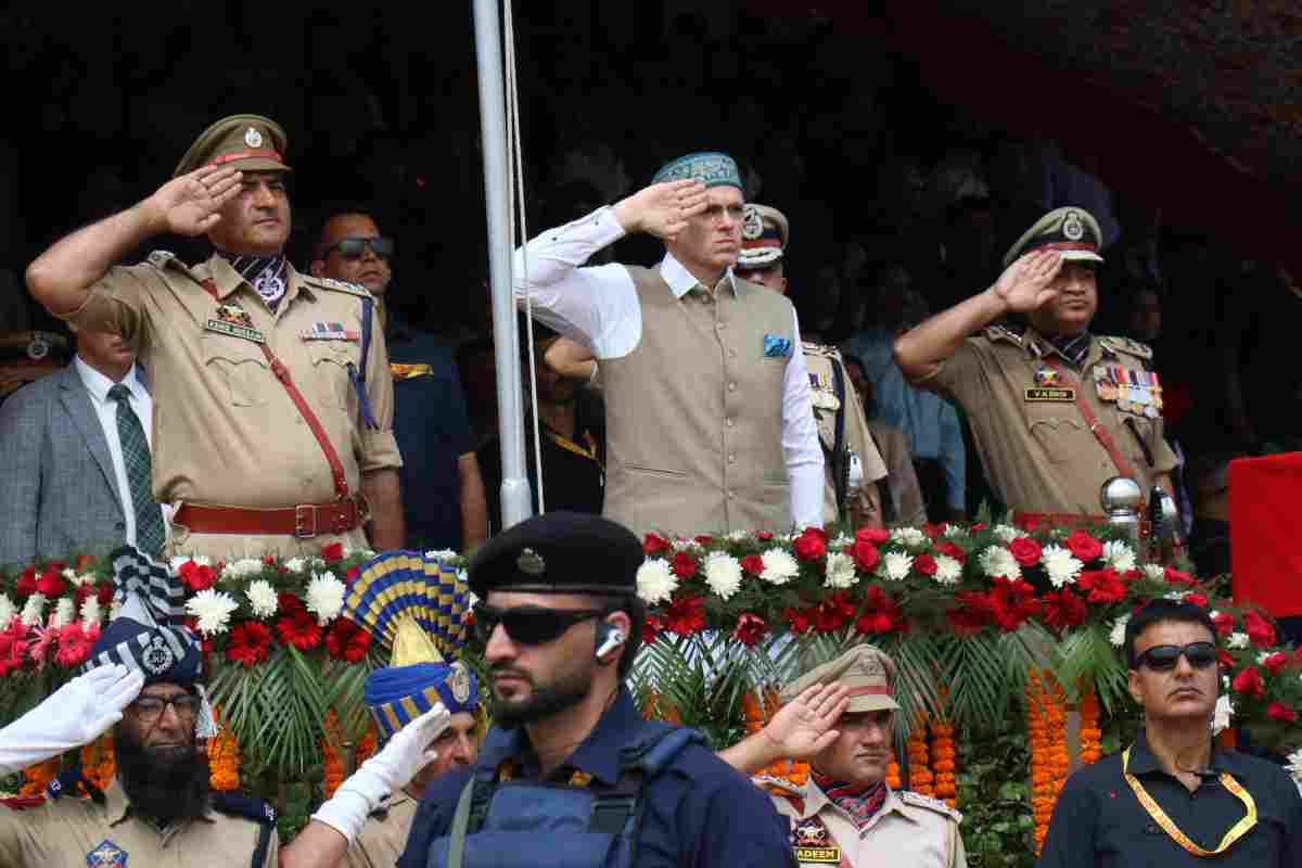 CM Omar Abdullah unfurls the Tricolor during August 15 function at Bakshi Stadium, in Srinagar, Saturday, August 15, 2026. KL Image by Bilal Bahadur