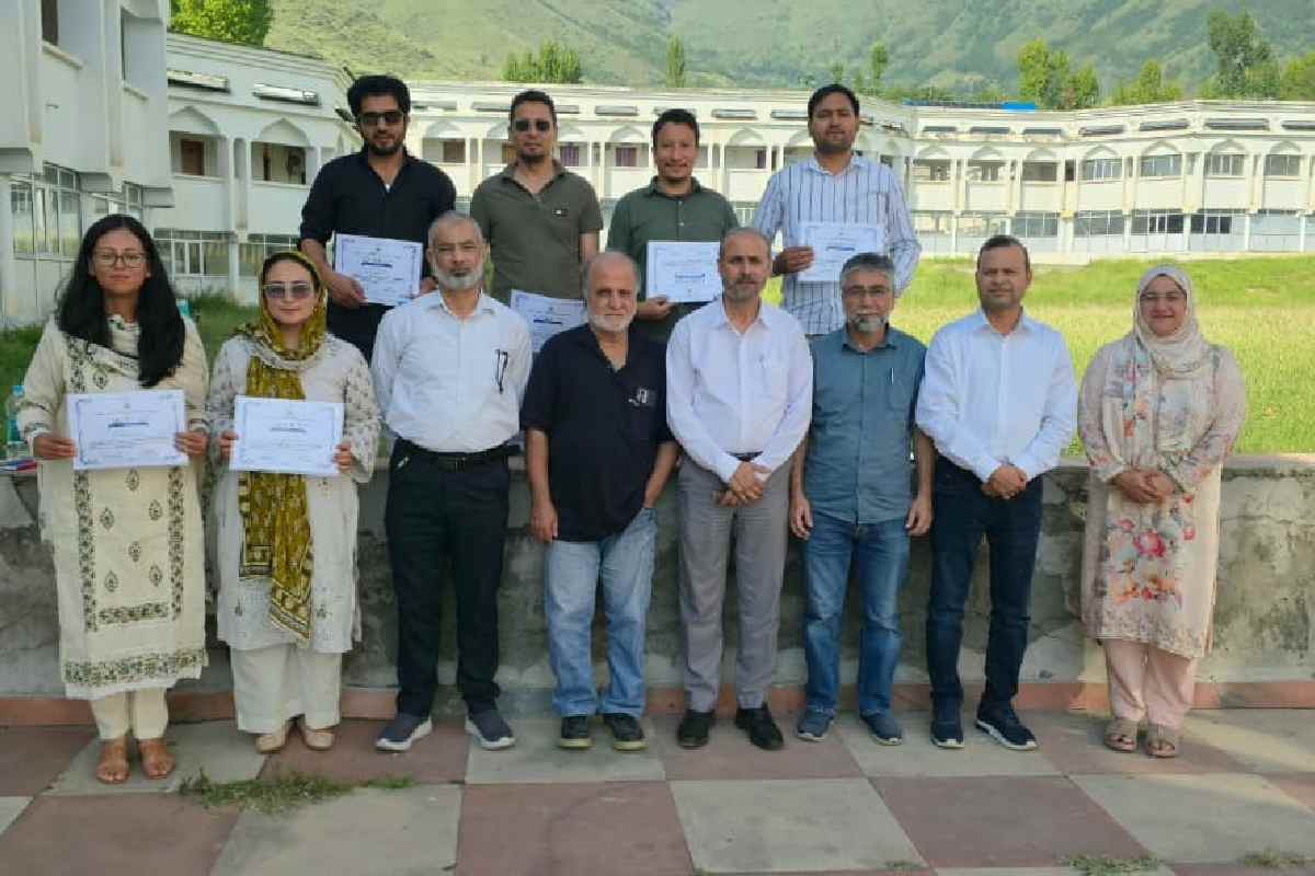 Veterinary officers from Ladakh with faculty members of SKUAST-K during the valedictory function of a two-week training programme on “Future-Ready Livestock Farming” at Shuhama