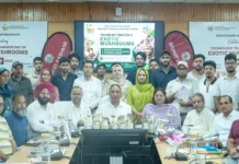 SKUAST-Kashmir Transfers Patented Exotic Mushroom Technology to Agriculture Department SKUAST-K VC with the the team that devised the Mushroom technology.