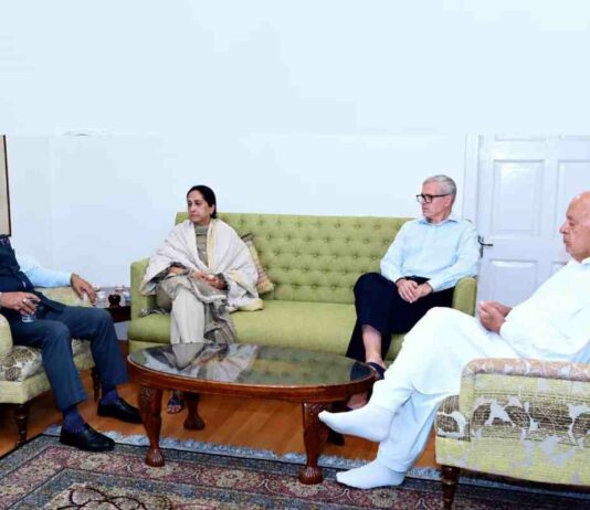Bihar Governor Syed Ata Hasnain meets CM Omar Abdullah in Srinagar