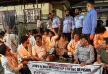 ‘Young Doctors Deserve Respect, Dignity And Support’: Mehbooba Urges CM Omar To Resolve Stipend Row PDP president Mehbooba Mufti joins protesting medical interns along with party leaders in Srinagar on September 2,2026