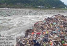 After NGT Jolt, Poonch Clears 1,900 MT Legacy Waste Legacy waste piled up along Poonch River at Shanti Nagar, where around 1,900 metric tonnes of garbage had accumulated over nearly two decades
